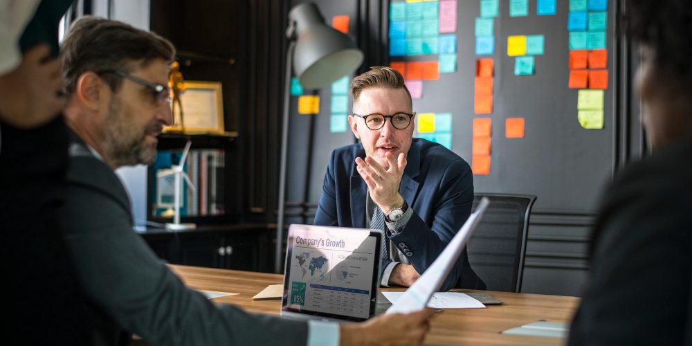 Product review meeting caused by fragmented workflow context