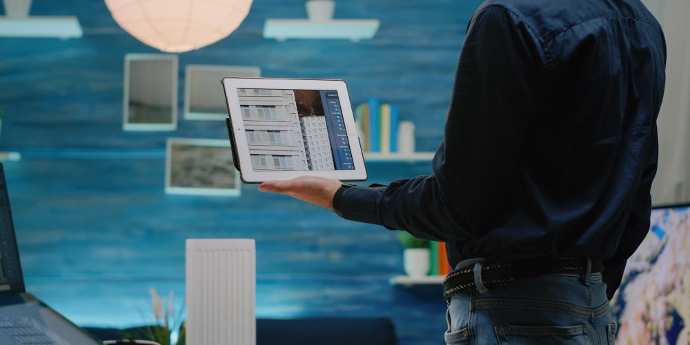 Scattered screenshot feedback across product collaboration tools